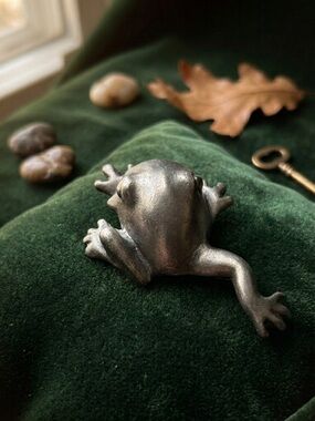 Frog Brooch